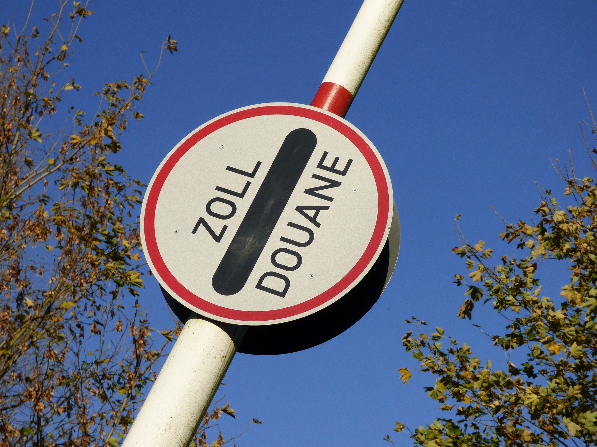 Zollschranke-514854_1920.jpg